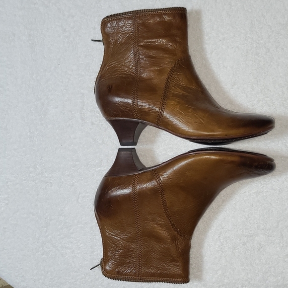 FRYE Steffi Zip Short Ankle Booties Size 7.5 - Picture 6 of 9